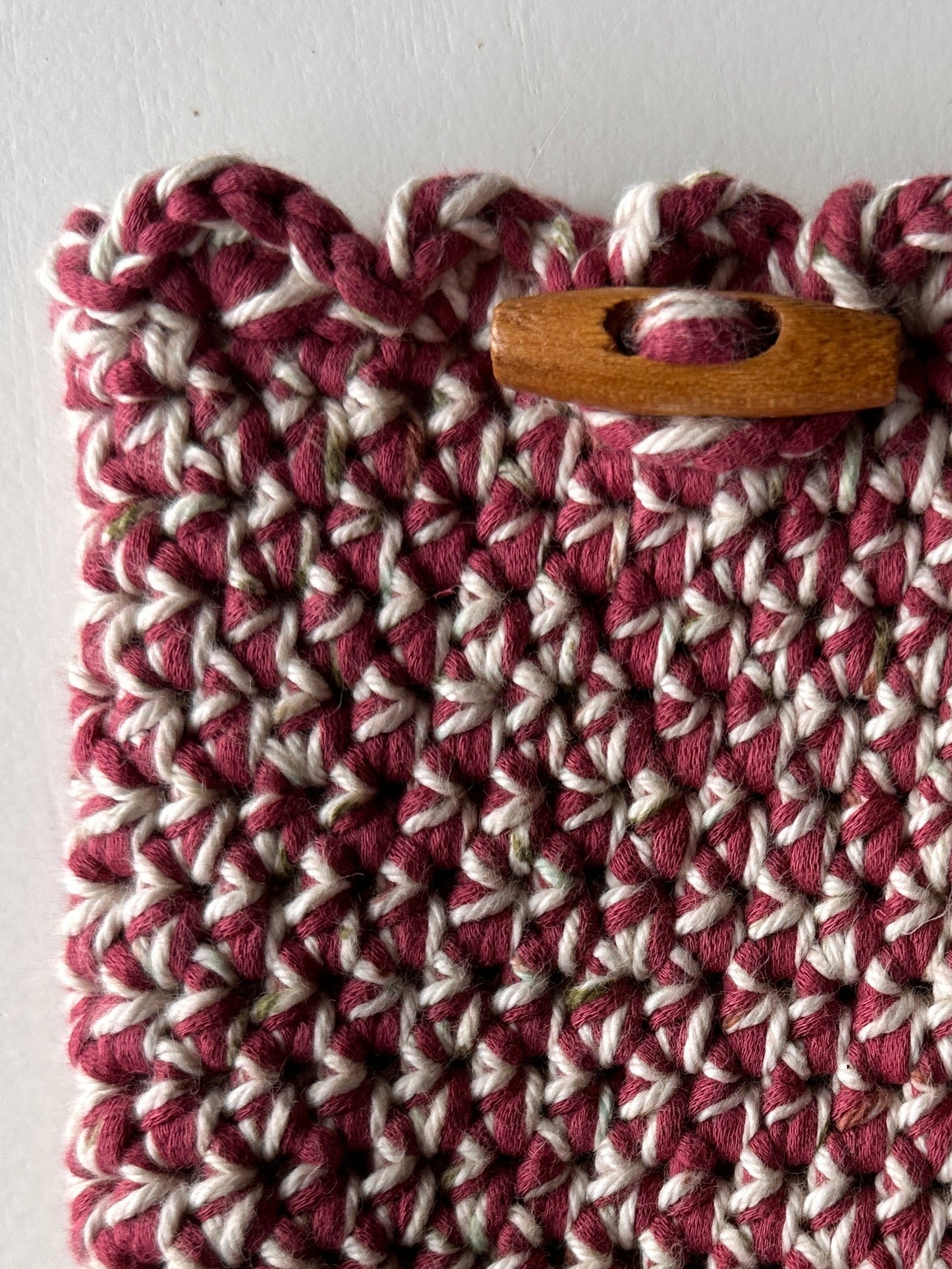 Red & Cream E-Reader Sleeve (5 x 7)