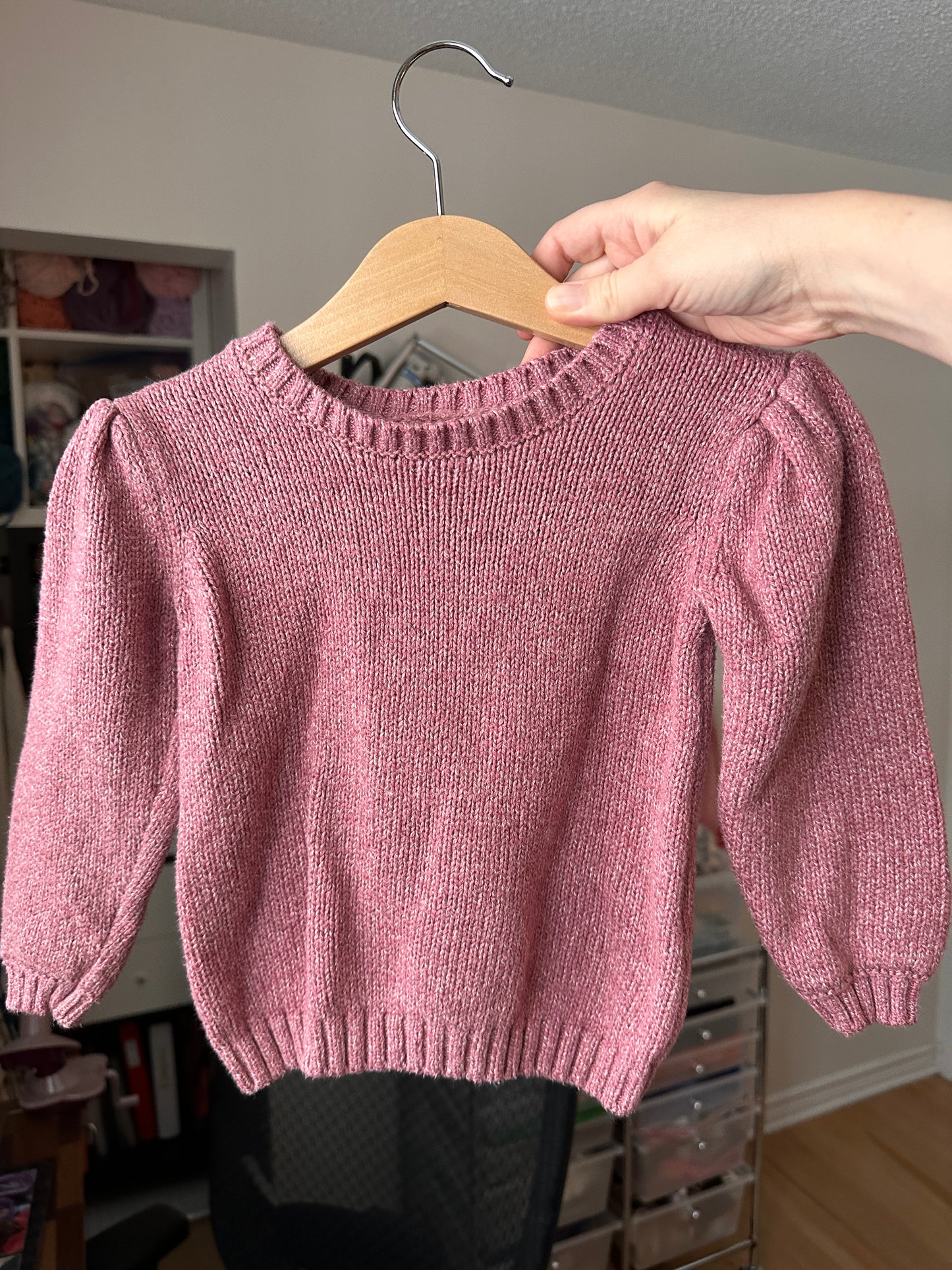 PRELOVED 2T Rose Knit Sweater