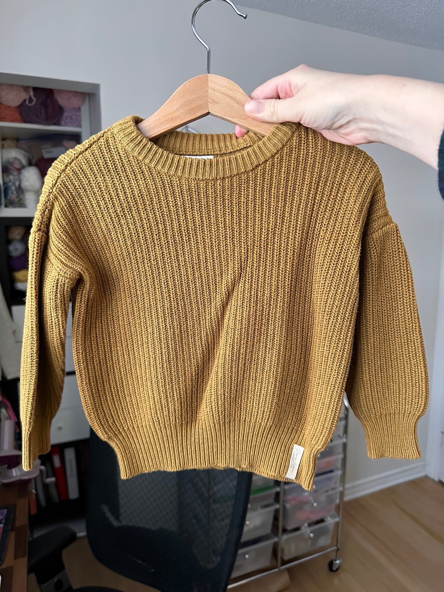 PRELOVED 2T Brown Knit Sweater (Slightly Cropped)